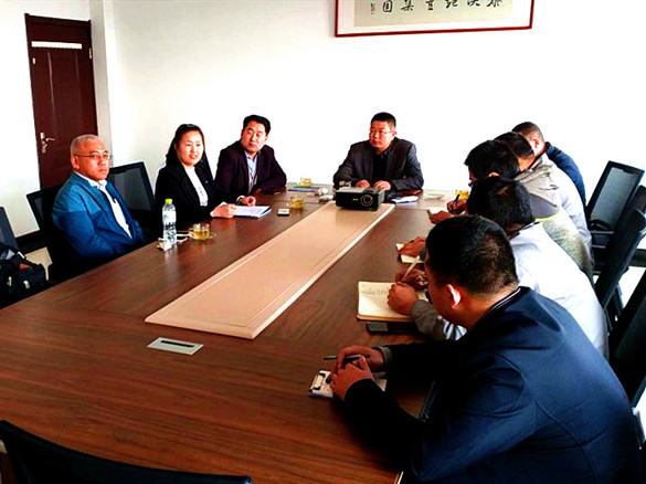 Having meeting with philippines clients Tener una reunión con clientes filipinos