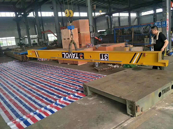 Overhead crane Grúa aérea