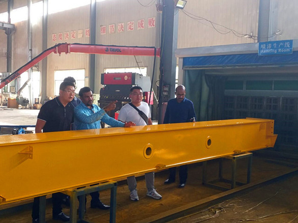 gr&uacute;a p&oacute;rtico