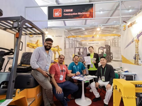 3E3031602AC7DC7FFA2FDAFE2F5FA1D0_720_ 副本