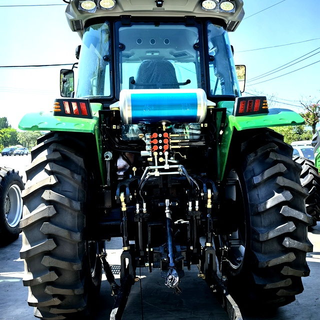 Tractor de ruedas 4x4 140 CV TL1404 - Grupo Tavol