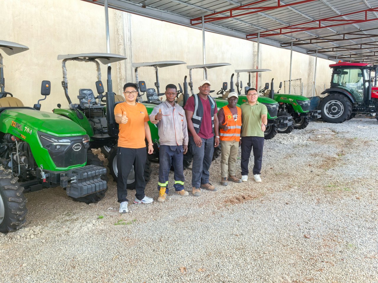 Se establece el equipo de ventas de tractores Tavol en Ghana: los nuevos tractores Tavol se venden con fuerza