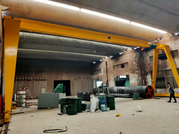 gr&uacute;a p&oacute;rtico1