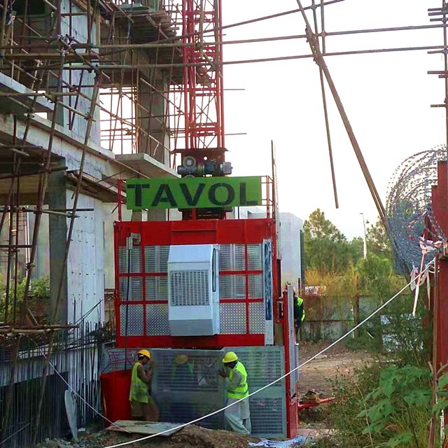 M&aacute;quina elevadora de construcci&oacute;n